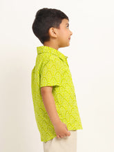 Load image into Gallery viewer, Campana Boys Yuki Short Sleeve Cotton Shirt - Leaf Print - Green