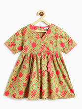 Load image into Gallery viewer, Campana Girls Nihira Floral Printed Kurta Pants Set - Green & Peach