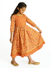 Load image into Gallery viewer, Campana Girls Gul Dress - Floral Print - Brick Orange