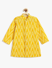 Load image into Gallery viewer, Campana Boys Mrinal Button Down Kurta Pyjama Set - Chevron Print - Yellow &amp; White
