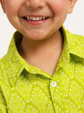 Load image into Gallery viewer, Campana Boys Yuki Short Sleeve Cotton Shirt - Leaf Print - Green
