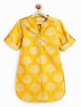 Load image into Gallery viewer, Campana Girls Urvashi Pure Cotton Fan Flower Print Kurta - Mustard &amp; White
