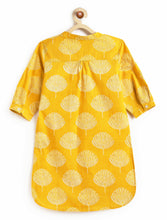Load image into Gallery viewer, Campana Girls Urvashi Pure Cotton Fan Flower Print Kurta - Mustard &amp; White
