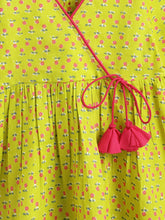 Load image into Gallery viewer, Campana Girls Nihira Kurti with Pants Set - Small Flower Print - Lime Green &amp; Magenta
