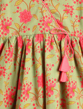 Load image into Gallery viewer, Campana Girls Nihira Floral Printed Kurta Pants Set - Green &amp; Peach
