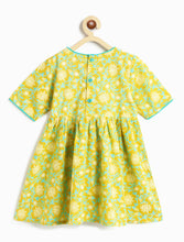 Load image into Gallery viewer, Campana Girls Nihira Floral Printed Kurta Pants Set - Lime &amp; Turquoise Blue

