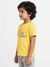 Load image into Gallery viewer, Campana Boys Pure Cotton Short Sleeves Round Neck Printed TShirt - Yellow
